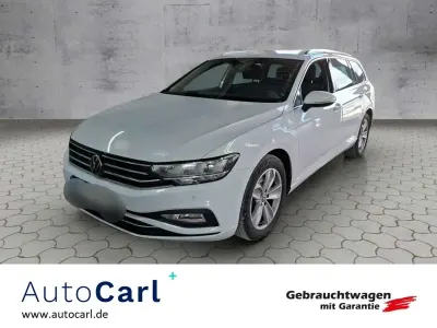 Gebraucht VW Passat Business 150 PS (110 kW) 2023 Gletscherweiß metallic Kombi