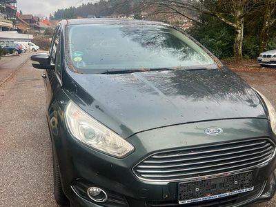 Grau Gebraucht 2016 Ford S-MAX S Van / Kleinbus | 8.400 € (Guter Preis)