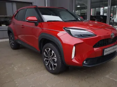 Gebraucht Toyota Yaris Cross Team 131 PS (96 kW) 2024 Rot SUV