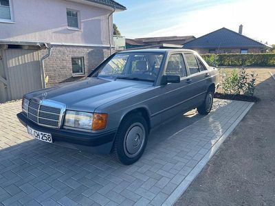 Grau Gebraucht 1987 Mercedes 190 Limousine | 7.000 €