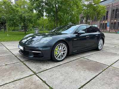 Porsche Panamera 4