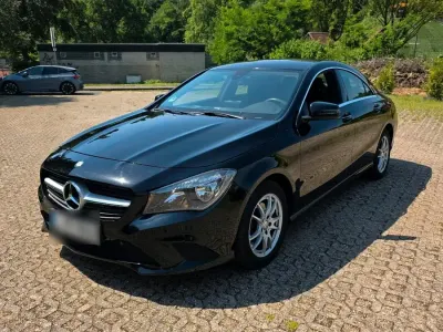 Gebraucht Mercedes CLA180 122 PS (89 kW) 2015 Schwarz Coupé