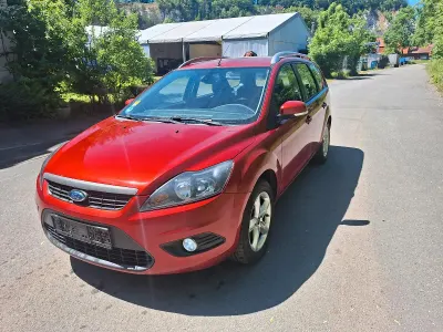 Gebraucht Ford Focus 109 PS (80 kW) 2010 Rot Kombi
