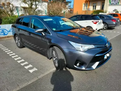 Gebraucht Toyota Avensis Edition-S 147 PS (108 kW) 2016 Grau Kombi