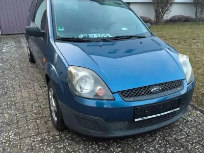 Gebraucht Ford Fiesta 69 PS (50 kW) 2005 Blau Kleinwagen