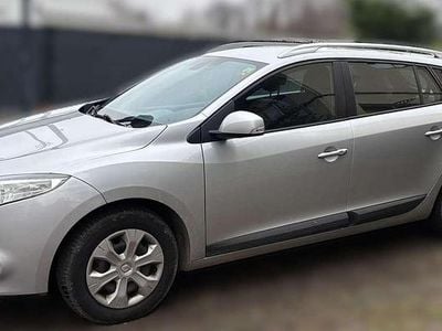 Gebraucht Renault Mégane GrandTour 106 PS (77 kW) 2011 Grau Kombi