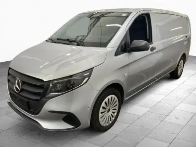 Gebraucht Mercedes Vito 163 PS (119 kW) 2025 Hightechsilber metallic Van