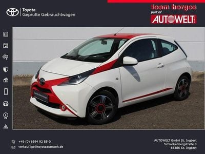 Gebraucht Toyota Aygo X-play 69 PS (50 kW) 2014 Pianosaweiß Kleinwagen