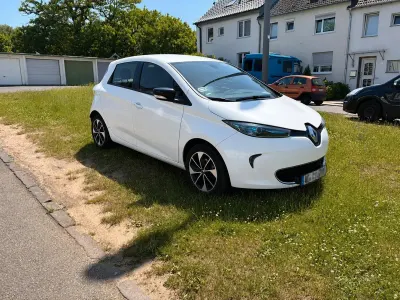 Używany Renault Zoe 67 kW (92 KM) 2018 Biały Hatchback