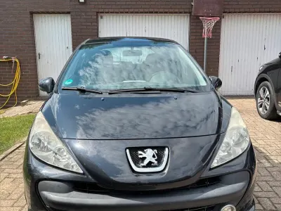 Gebraucht Peugeot 207 75 PS (55 kW) 2009 Schwarz Kleinwagen