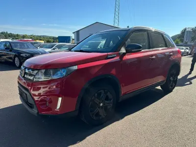 Gebraucht Suzuki Vitara Comfort 120 PS (88 kW) 2016 Rot SUV