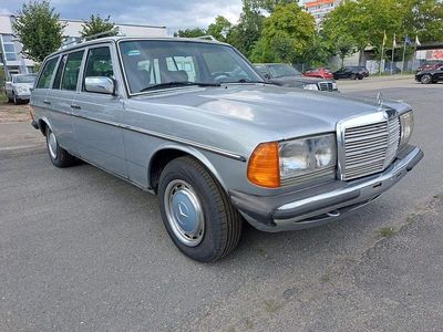 Usata Mercedes 300 125 CV (91 kW) 1981 Grigio Station wagon