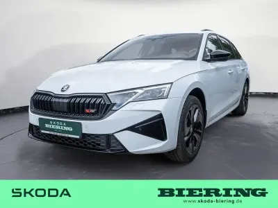 Neu Skoda Octavia RS 265 PS (194 kW) 2026 Moonweiß perleffekt Kombi