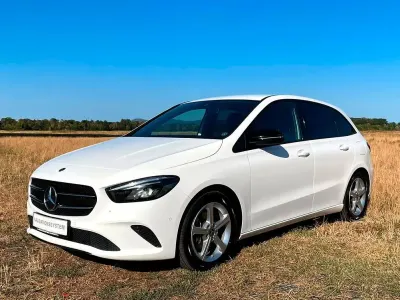 Gebraucht Mercedes B200 163 PS (119 kW) 2019 Weiß Kleinwagen
