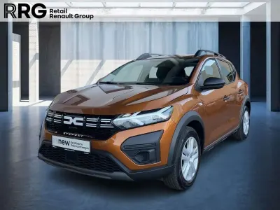 Używany Dacia Sandero Essentiel 101 KM (74 kW) 2024 Pomarańczowy Sedan/Limuzyna