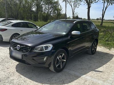 Second-hand Volvo XC60 R-Design 180 CP (132 kW) 2014 Negru SUV