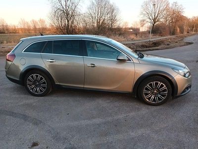 Second-hand Opel Insignia 194 CP (142 kW) 2014 Auriu Break