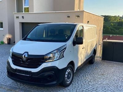 Weiß Gebraucht 2014 Renault Traffic Van / Kleinbus | 9.500 €
