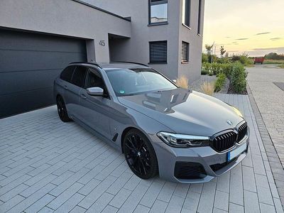 Gebraucht BMW 530 M Sport 286 PS (210 kW) 2020 Grau Kombi