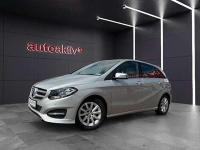 Gebraucht Mercedes B180 Style 122 PS (89 kW) 2015 Silber Van / Kleinbus