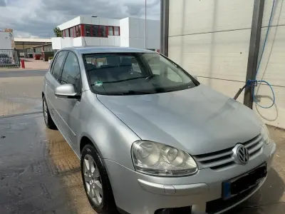 Gebraucht VW Golf V 80 PS (58 kW) 2007 Silber Limousine