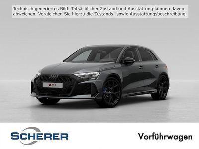 Vikunjabeige metallic (metallic) Gebraucht 2025 Audi RS3 Sportback Advanced Kleinwagen | 73.990 € (Etwas zu teuer)