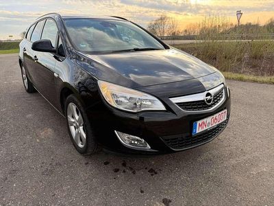Gebraucht Opel Astra Design Edition 140 PS (102 kW) 2011 Saphirschwarz mineraleffekt Kombi