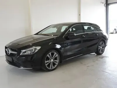 Gebraucht Mercedes CLA200 Shooting Brake 156 PS (114 kW) 2017 Schwarz Kombi