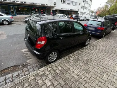 Gebraucht Mercedes A160 Avantgarde 82 PS (60 kW) 2012 Schwarz Kleinwagen