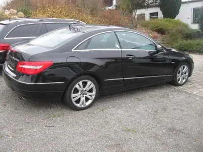 Usata Mercedes E350 292 CV (214 kW) 2010 Nero Coupé
