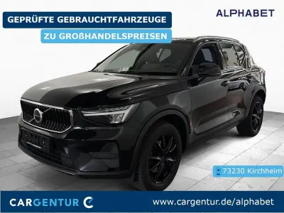 Gebraucht Volvo XC40 Core 163 PS (119 kW) 2023 Schwarz SUV