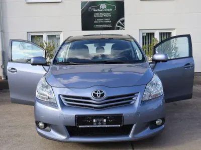 Gebraucht Toyota Verso Edition 147 PS (108 kW) 2010 Blau Van / Kleinbus