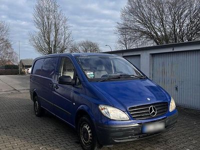 Usado Mercedes Vito 95 HP (69 kW) 2009 Azul Van