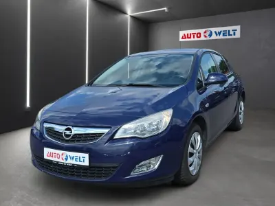 Gebraucht Opel Astra 116 PS (85 kW) 2011 Blau Limousine