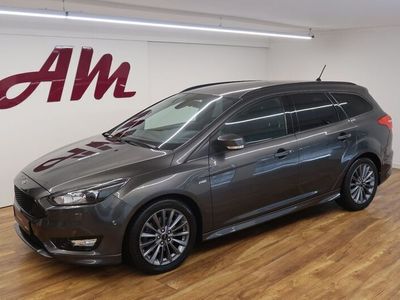 Grau Gebraucht 2018 Ford Focus ST-Line Limousine | 15.999 € (Fairer Preis)
