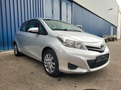 Occasion Toyota Yaris Life 99 ch (72 kW) 2012 Argent Citadine
