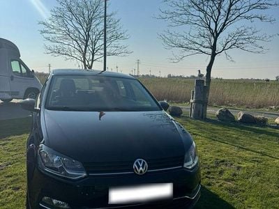 Gebraucht VW Polo 75 PS (55 kW) 2014 Schwarz Limousine