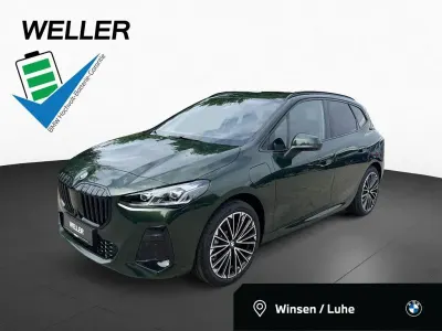 Neu BMW 230e Active Tourer M Sport 326 PS (239 kW) 2026 Grün Van / Kleinbus