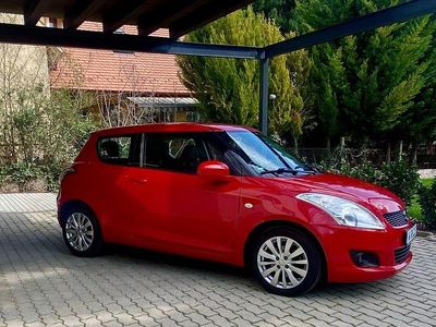 Gebraucht Suzuki Swift Limited 95 PS (69 kW) 2012 Rot Kleinwagen