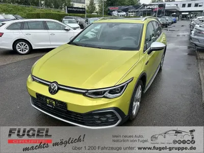 Gebraucht VW Golf VIII 200 PS (147 kW) 2024 Limonengelb metallic Kombi
