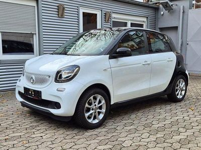 Karosserie in white Gebraucht 2015 Smart ForFour Passion Kleinwagen | 6.280 € (Guter Preis)