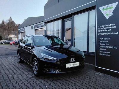 Neu Hyundai i30 101 PS (74 kW) 2025 Schwarz Kombi