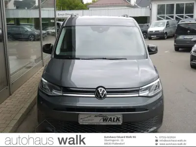 Gebraucht VW Caddy Style 122 PS (89 kW) 2023 Grau Van / Kleinbus