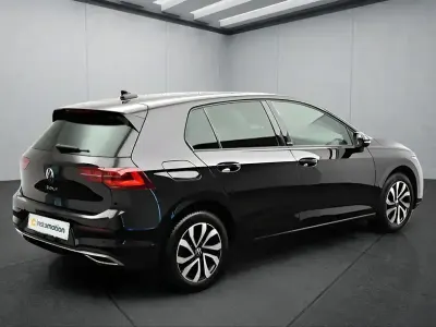 Gebraucht VW Golf VII 131 PS (96 kW) 2021 Schwarz Kleinwagen