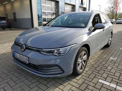 Gebraucht VW Golf VIII Life 150 PS (110 kW) 2022 Mondsteingrau Kombi