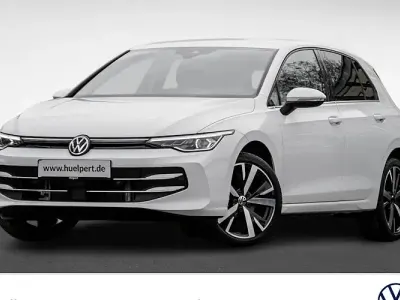 Gebraucht VW Golf VIII Style 150 PS (110 kW) 2025 Pure white Limousine