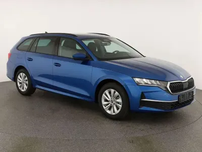 Neu Skoda Octavia Selection 150 PS (110 kW) 2026 Race blau metallic Kombi