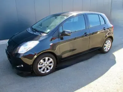 Używany Toyota Yaris Team 87 KM (63 kW) 2008 Czarny Hatchback