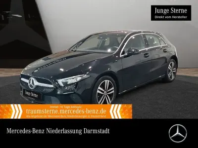 Gebraucht Mercedes A200 Progressive 163 PS (119 kW) 2022 Kosmosschwarz Limousine