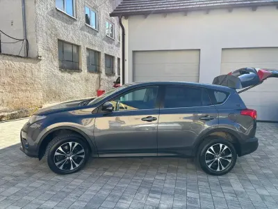 Second-hand Toyota RAV4 Edition 150 CP (110 kW) 2015 Gri SUV